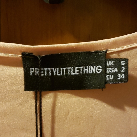 Pretty Little Thing Mini dress - Picture 7 of 10